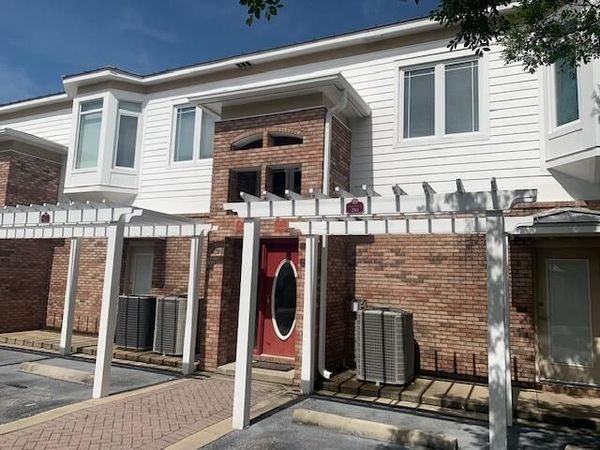 119 Beal Parkway, Unit 201, Fort Walton Beach, FL 32548