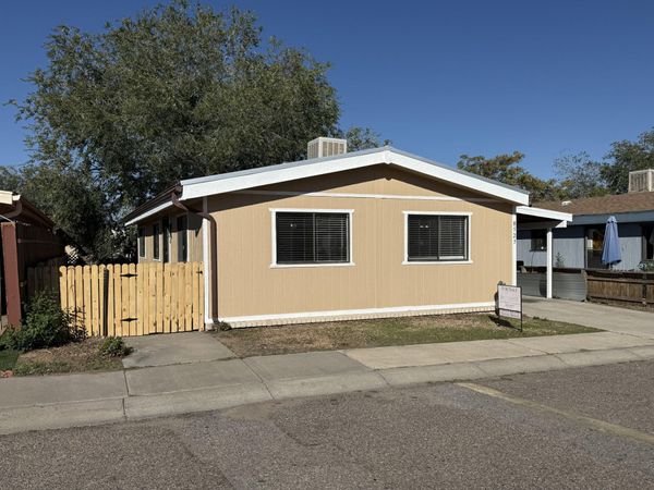 8523 Creek Street NE, Albuquerque, NM 87113