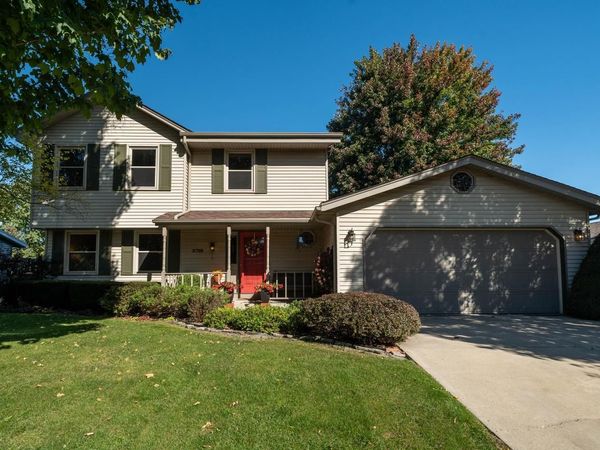 2728 Stonebridge DRIVE, Racine, WI 53404