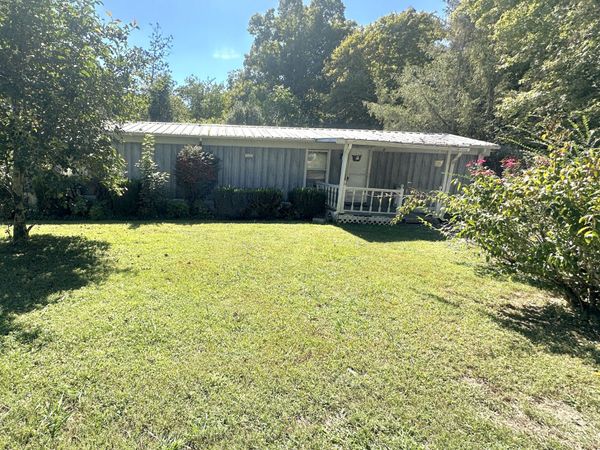 308 Poplar St , Smithville, TN 37166