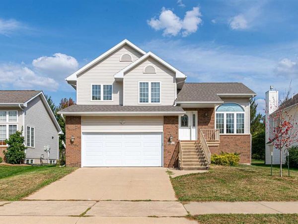 2043 Timber Ln, Coralville, IA 52241