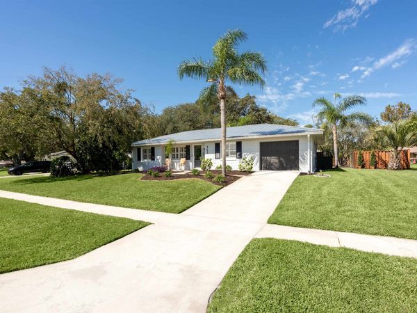 953 Alcala Dr, St Augustine, FL 32086