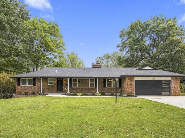 2734 E Glenwood Street, Springfield, MO 65804