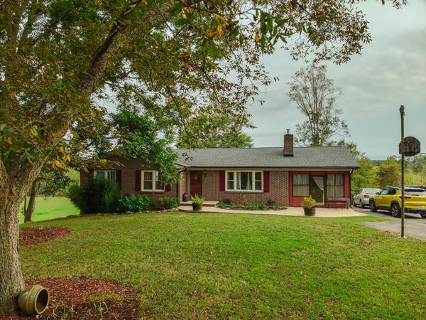 2799 Doran Rd, Sparta, TN 38583