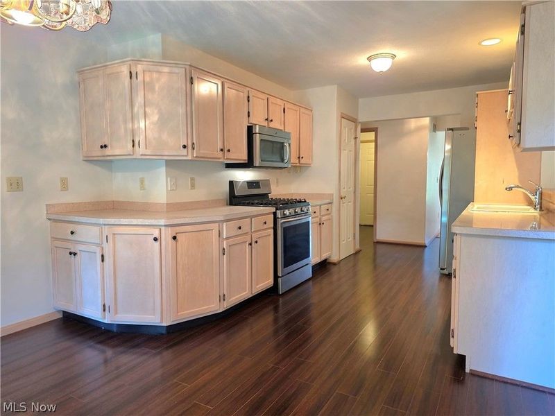 9286 Forest Point Drive, Macedonia, OH 44056 Photo 10