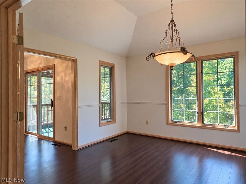 9286 Forest Point Drive, Macedonia, OH 44056 Photo 14