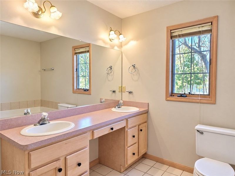 9286 Forest Point Drive, Macedonia, OH 44056 Photo 18