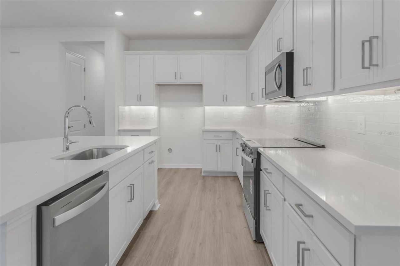 17572 Valleywood Parkway , Land O Lakes, FL 34638 Photo