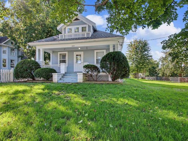 2034 LOCUST Street, Quincy, IL 62301