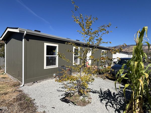 460 Arnos Street, Unit 40, Talent, OR 97540