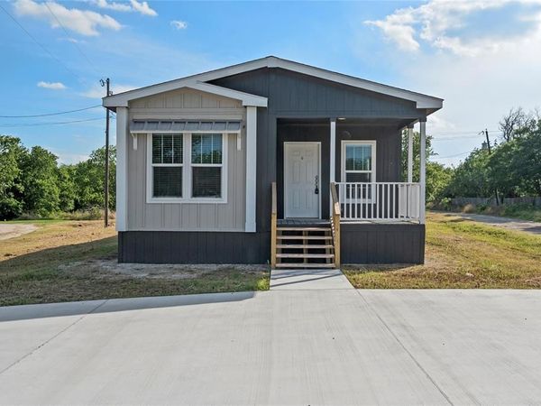 202 N 6th Street, Mount Calm, TX 76673