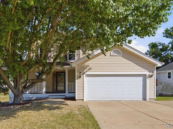 2724 Smiley Road, Maryland Heights, MO 63043