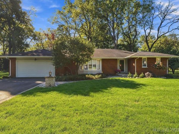 524 Waubonsee Trail , Batavia, IL 60510