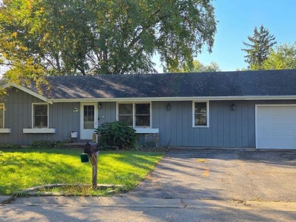 805 East Boulevard , McHenry, IL 60051