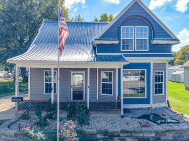 807 MARKET Street, HARLAN, IA 51537