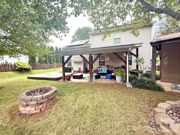 1969 8th Street Lane SE, Hickory, NC 28602