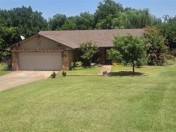 810 S Jessica Way , Pauls Valley, OK 73075