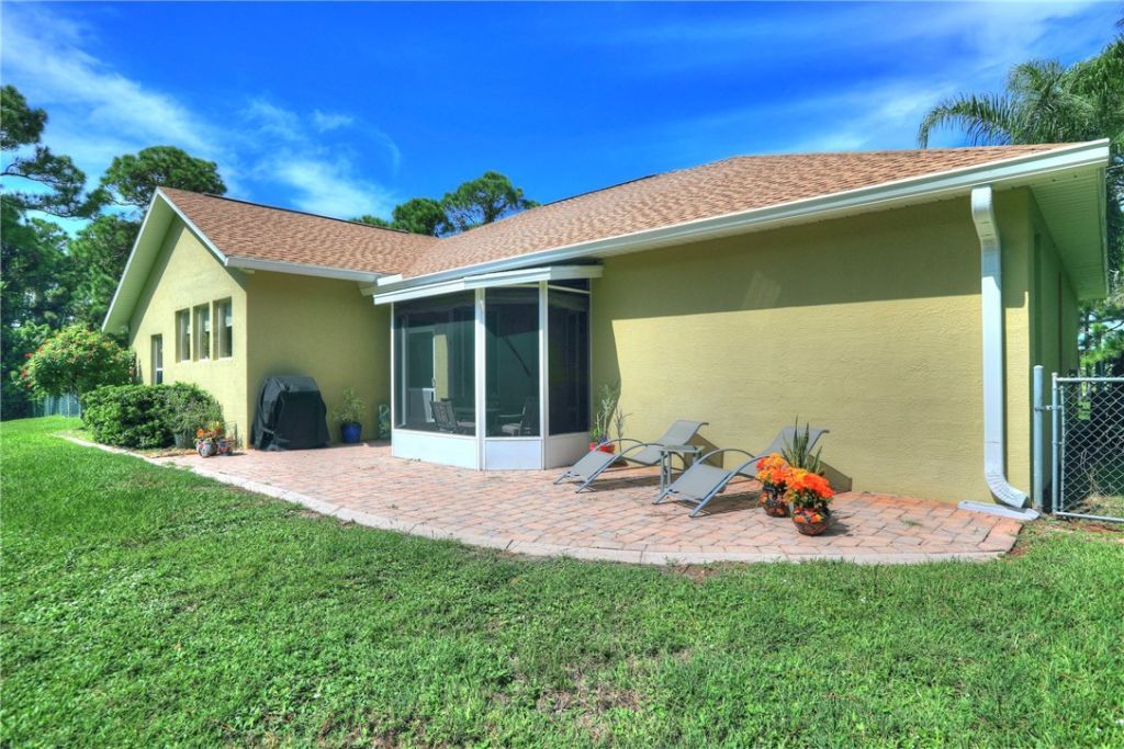 4572 Hunters Run Circle, Grant Valkaria, FL 32949 Photo