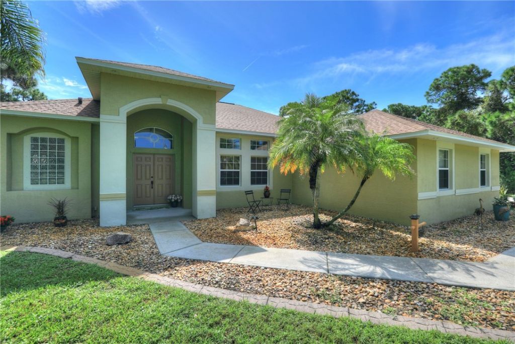 4572 Hunters Run Circle, Grant Valkaria, FL 32949 Photo