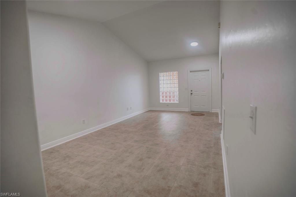 4110 Castilla Cir, Unit 205, Fort Myers, FL 33916 Photo