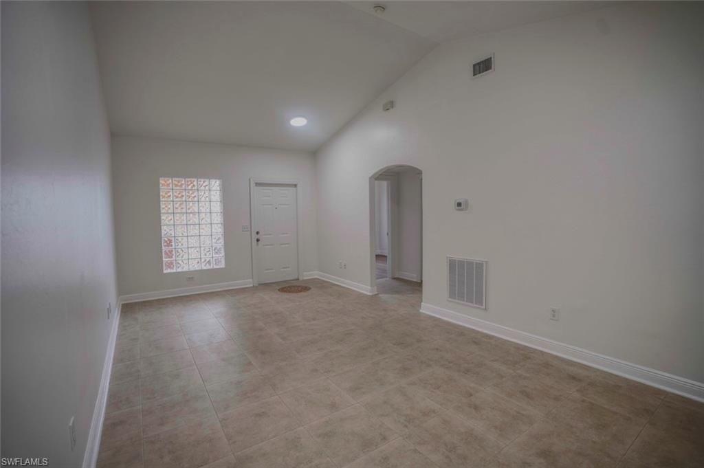 4110 Castilla Cir, Unit 205, Fort Myers, FL 33916 Photo