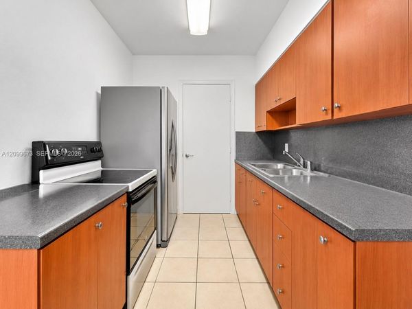 2839 SW 24th St , Unit 2, Miami, FL 33145