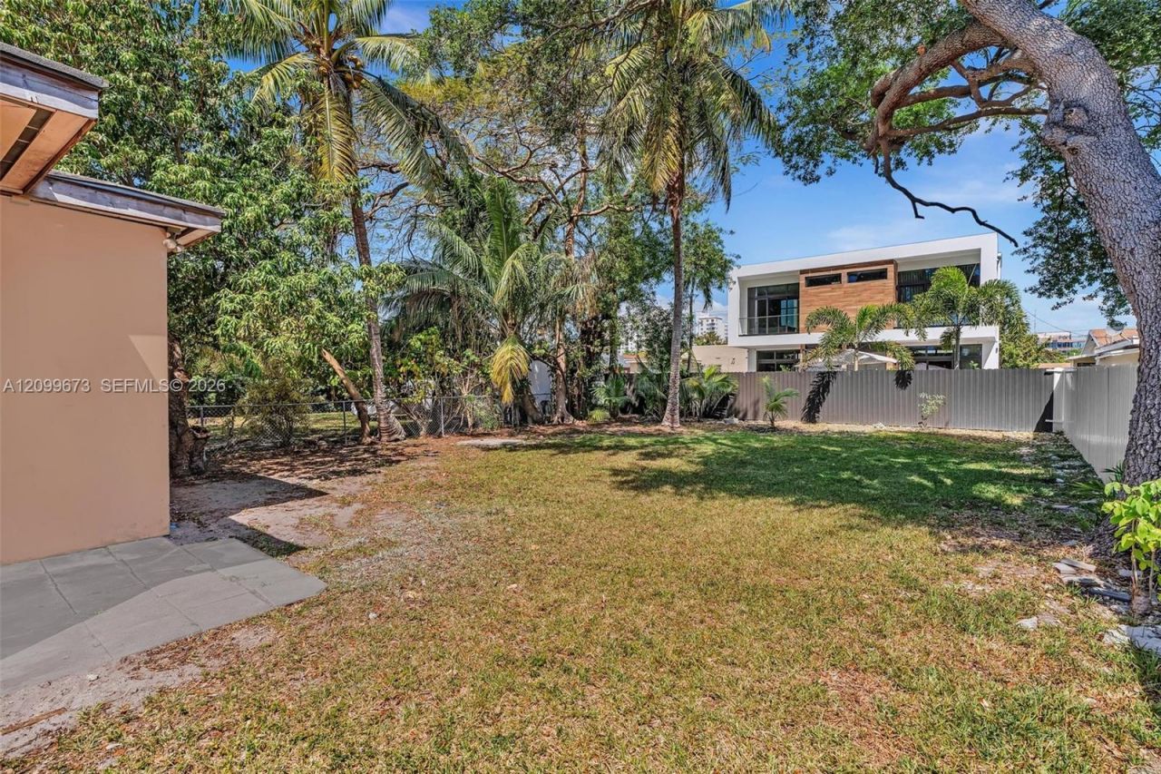 2839 SW 24th St , Unit 2, Miami, FL 33145 Photo