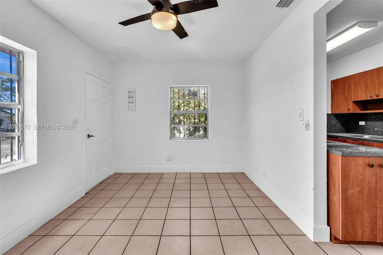 2839 SW 24th St , Unit 2, Miami, FL 33145 Photo