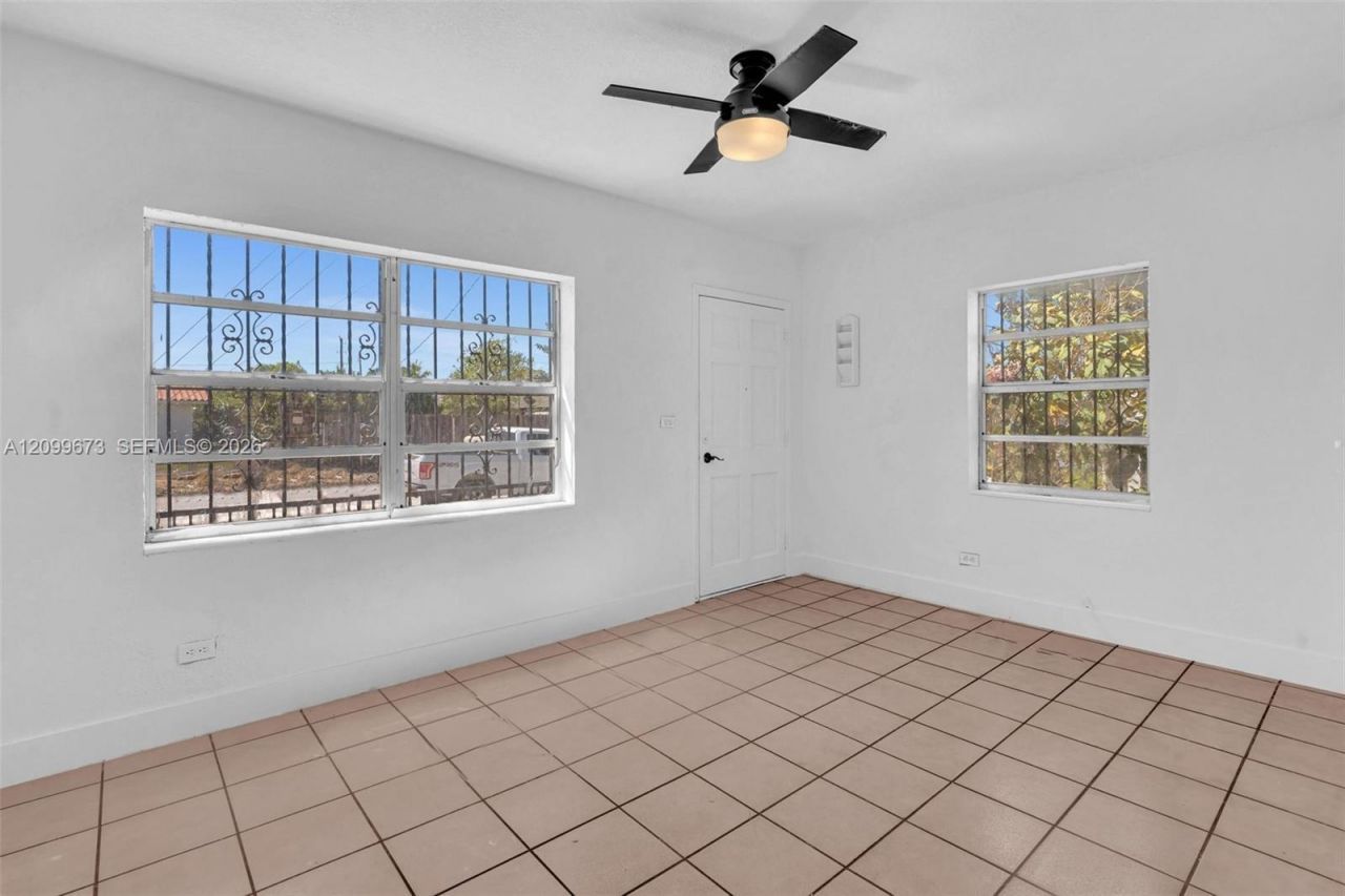 2839 SW 24th St , Unit 2, Miami, FL 33145 Photo