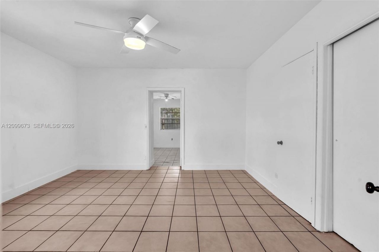 2839 SW 24th St , Unit 2, Miami, FL 33145 Photo