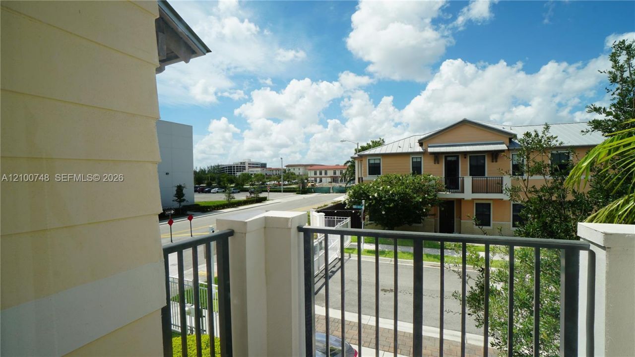 10401 NW 61st Ln, Doral, FL 33178 Photo