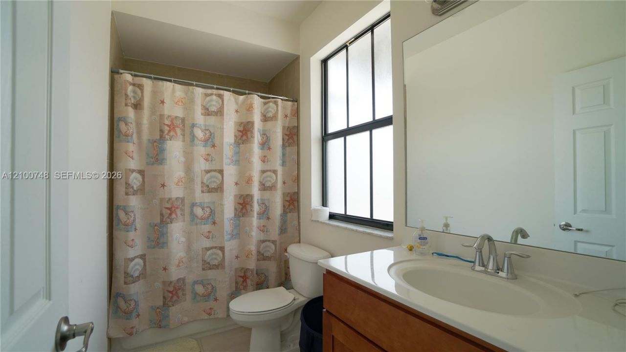 10401 NW 61st Ln, Doral, FL 33178 Photo