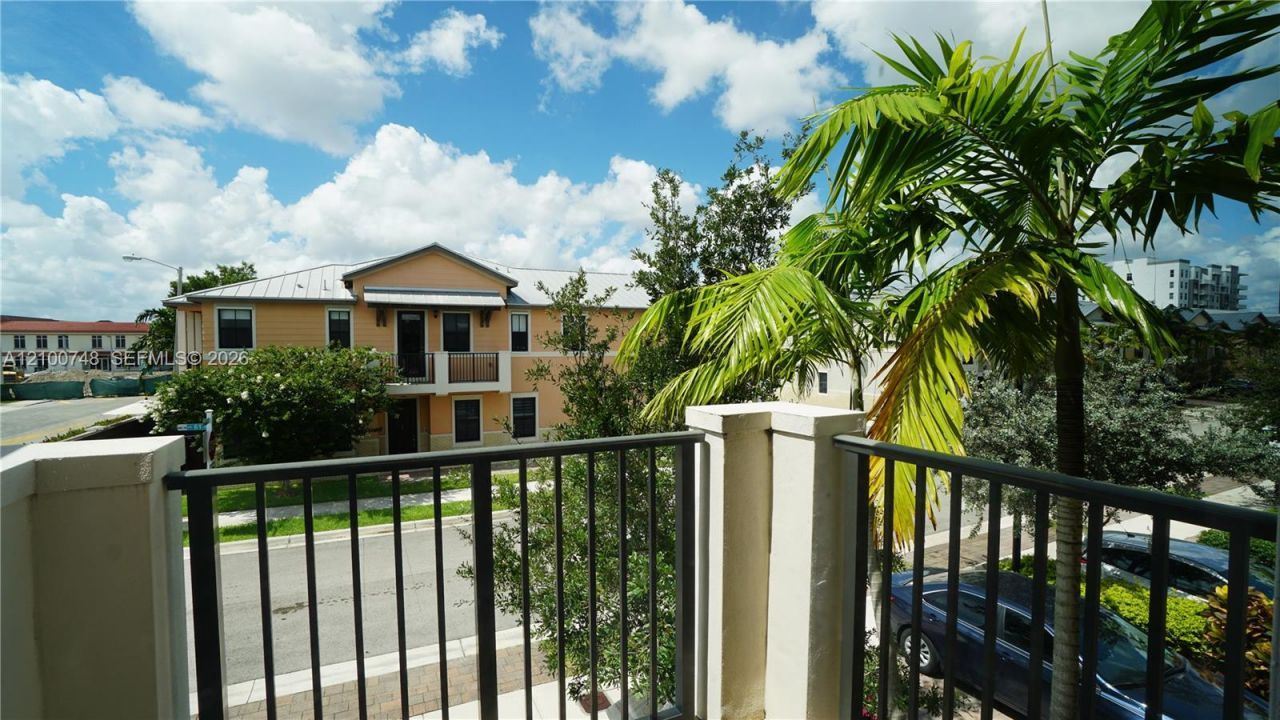 10401 NW 61st Ln, Doral, FL 33178 Photo