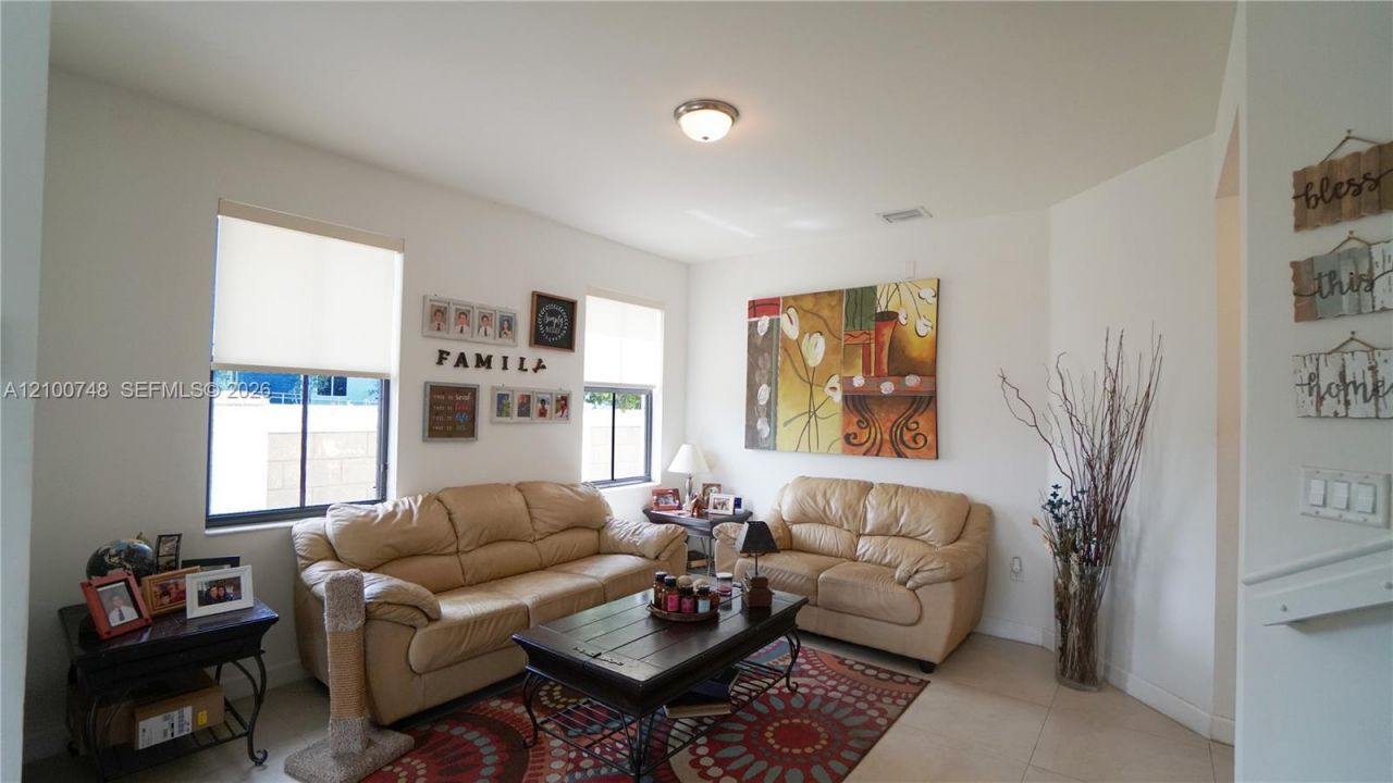 10401 NW 61st Ln, Doral, FL 33178 Photo