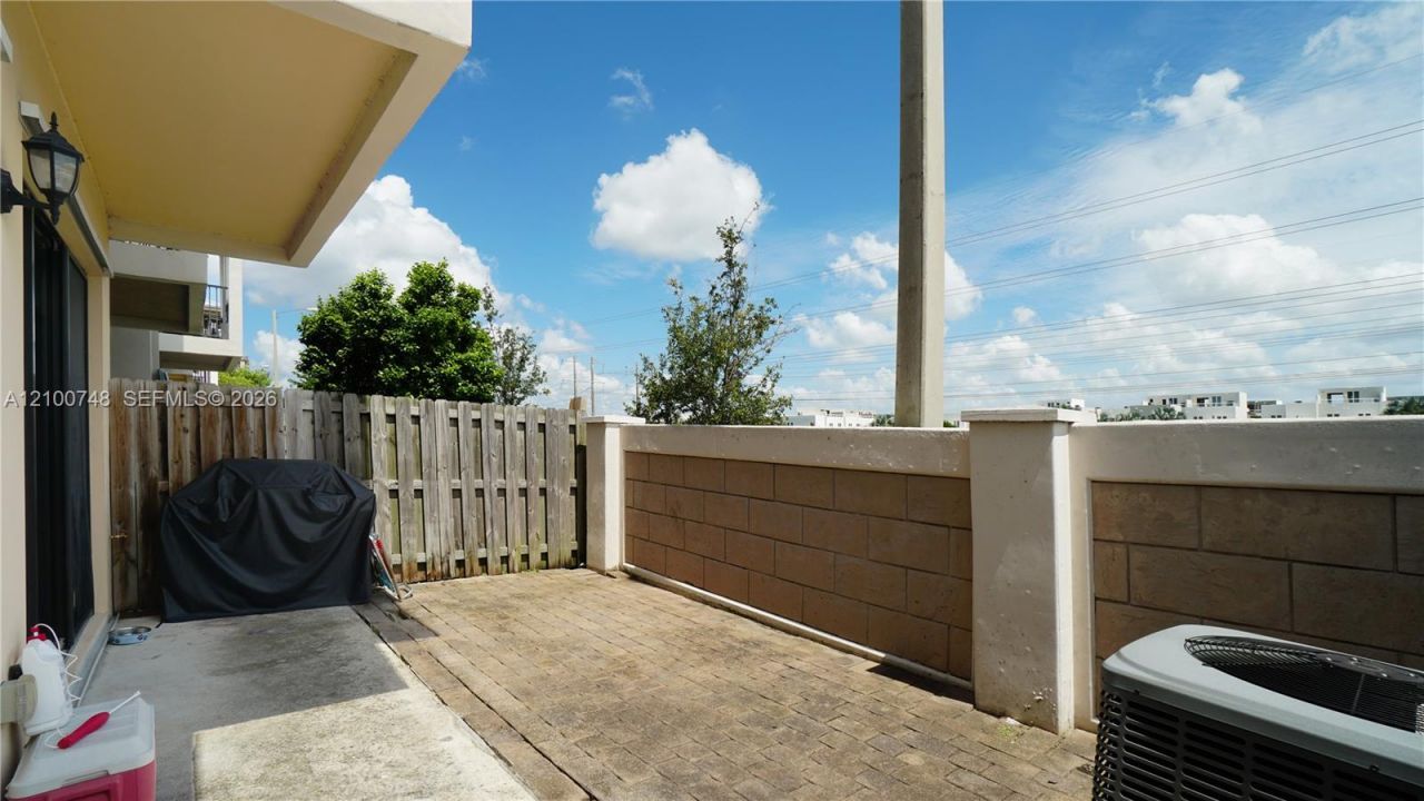 10401 NW 61st Ln, Doral, FL 33178 Photo