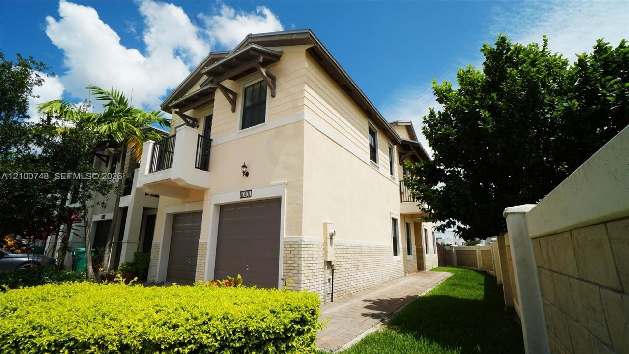 10401 NW 61st Ln, Doral, FL 33178 Photo