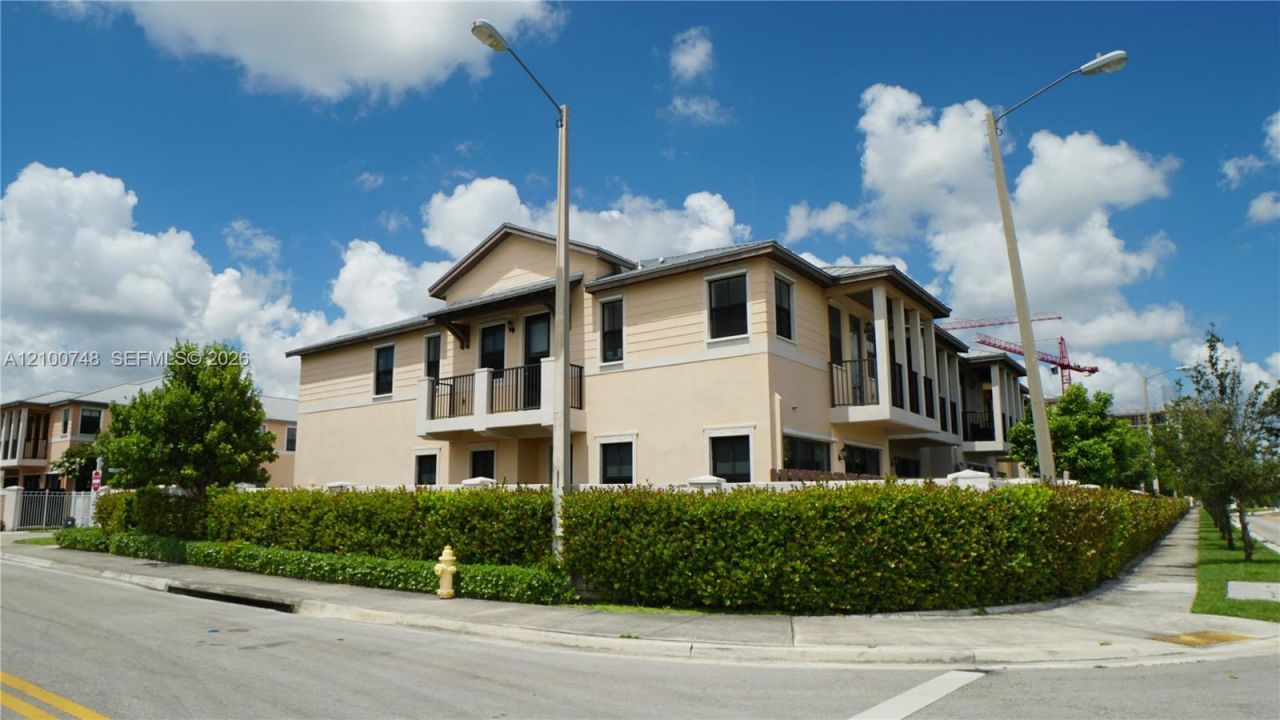 10401 NW 61st Ln, Doral, FL 33178 Photo