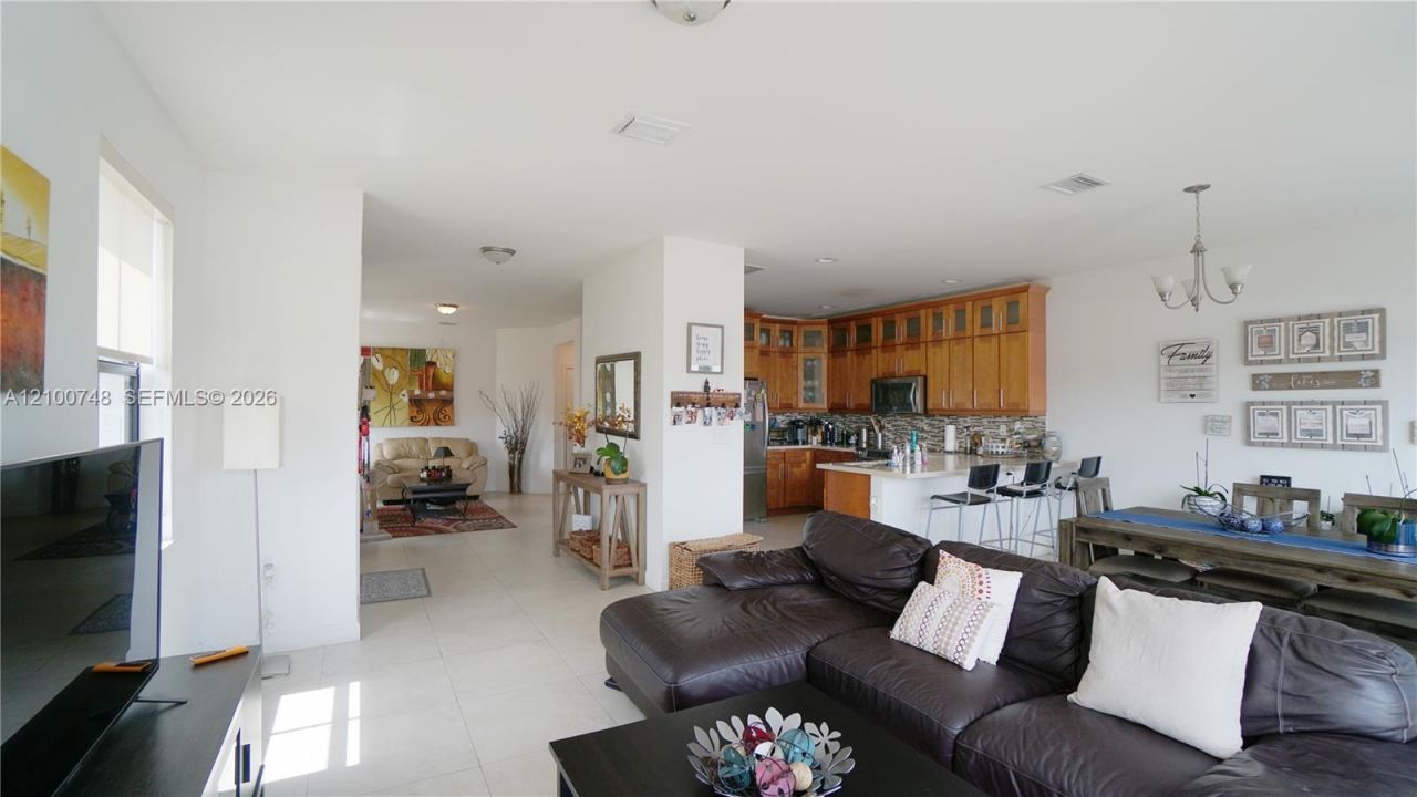 10401 NW 61st Ln, Doral, FL 33178 Photo