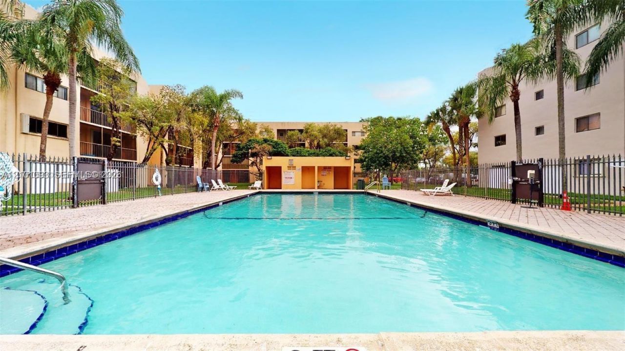 8500 SW 133rd Ave Rd, Unit 218, Miami, FL 33183 Photo