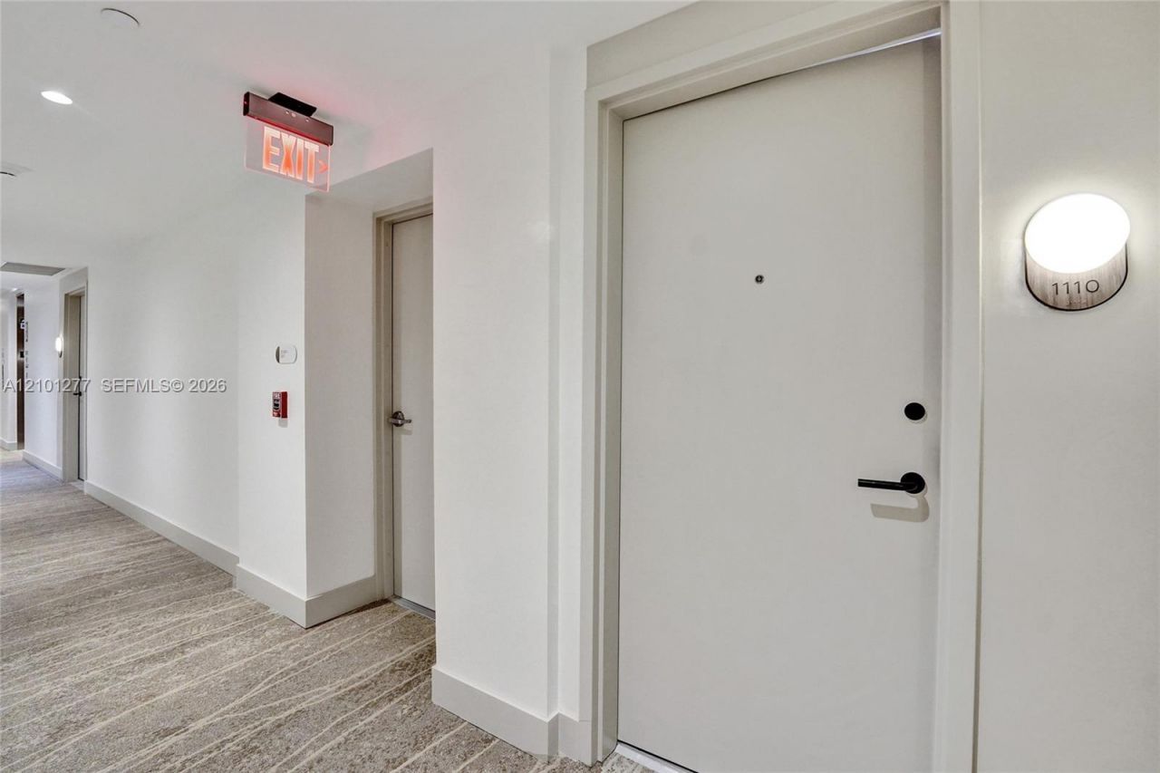 580 72nd St , Unit 1110, Miami Beach, FL 33141 Photo
