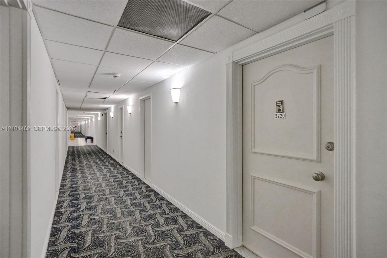 500 Bayview Dr , Unit PH20, Sunny Isles Beach, FL 33160 Photo