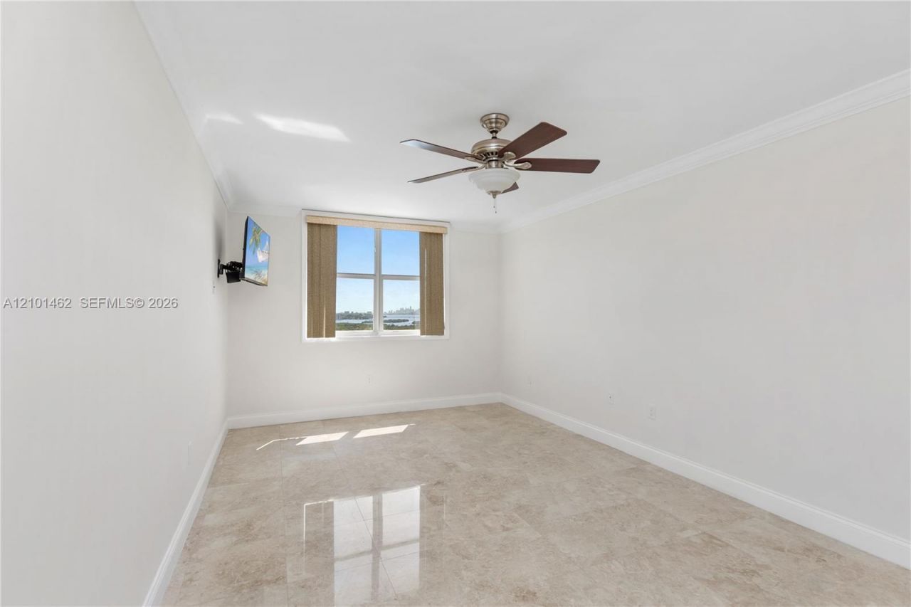 500 Bayview Dr , Unit PH20, Sunny Isles Beach, FL 33160 Photo
