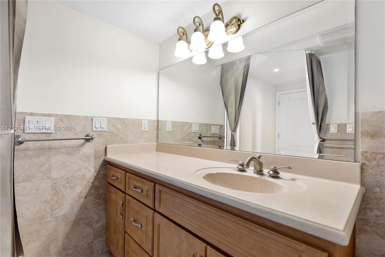500 Bayview Dr , Unit PH20, Sunny Isles Beach, FL 33160 Photo