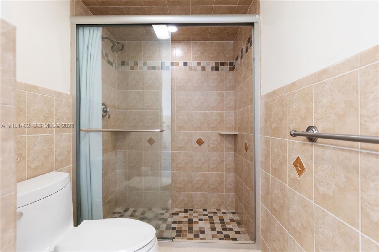 500 Bayview Dr , Unit PH20, Sunny Isles Beach, FL 33160 Photo