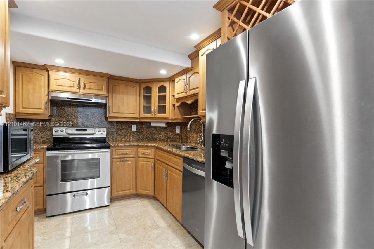500 Bayview Dr , Unit PH20, Sunny Isles Beach, FL 33160 Photo