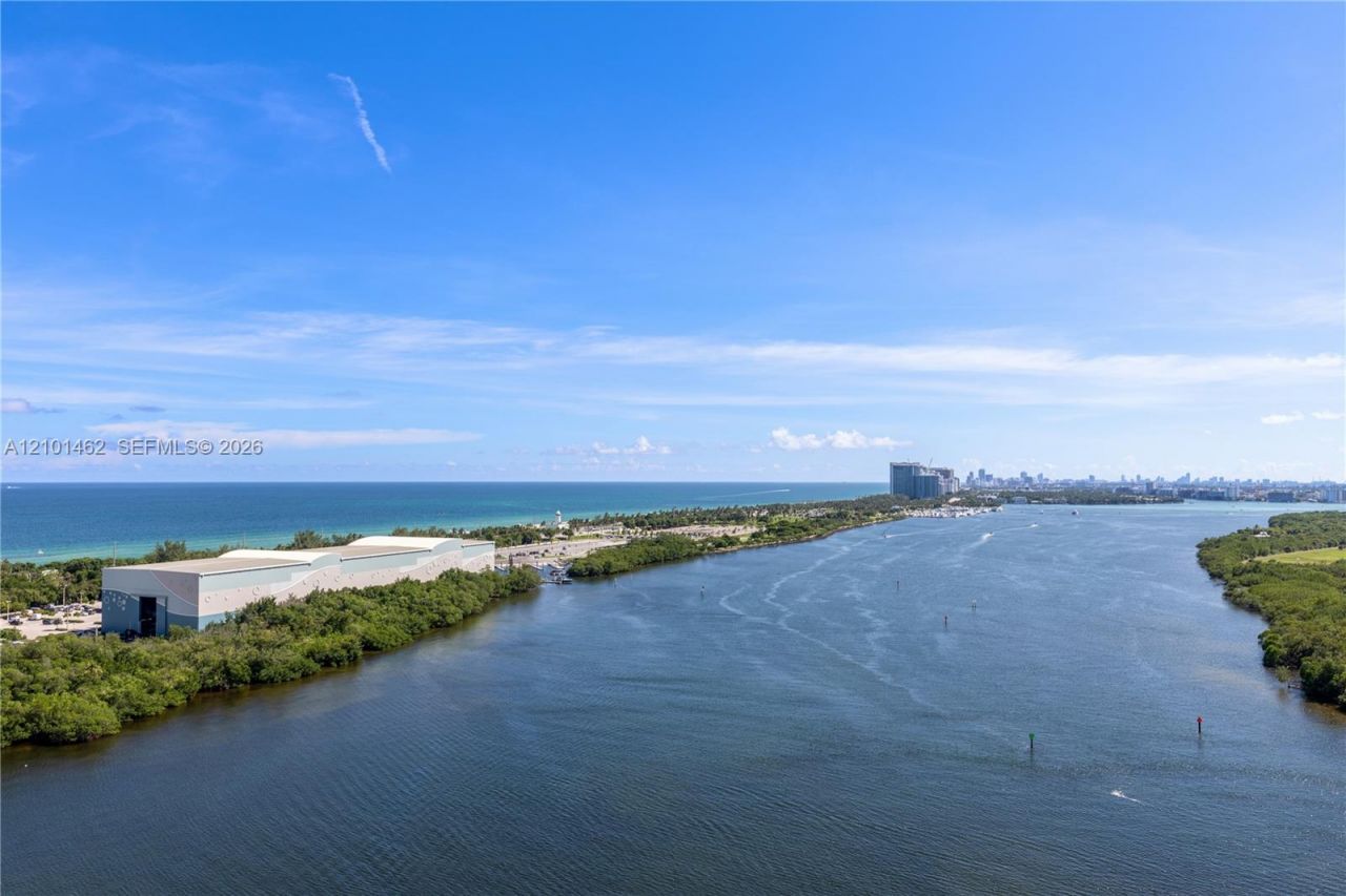 500 Bayview Dr , Unit PH20, Sunny Isles Beach, FL 33160 Photo
