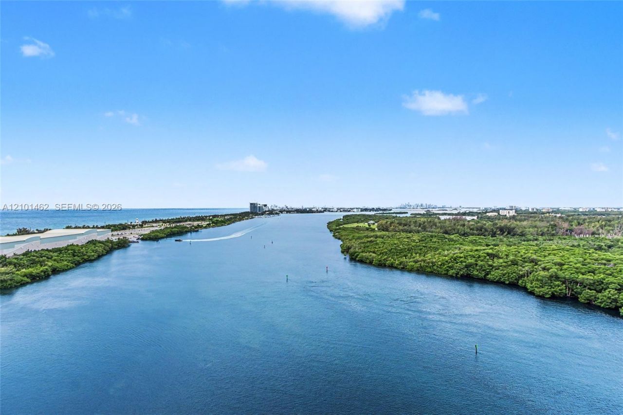 500 Bayview Dr , Unit PH20, Sunny Isles Beach, FL 33160 Photo