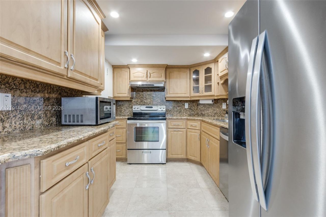 500 Bayview Dr , Unit PH20, Sunny Isles Beach, FL 33160 Photo