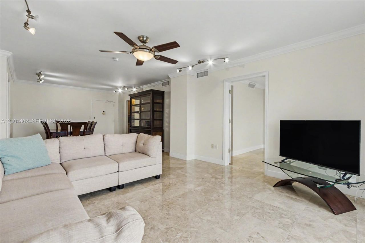 500 Bayview Dr , Unit PH20, Sunny Isles Beach, FL 33160 Photo