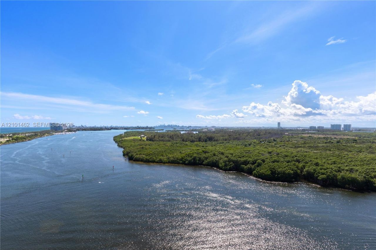500 Bayview Dr , Unit PH20, Sunny Isles Beach, FL 33160 Photo